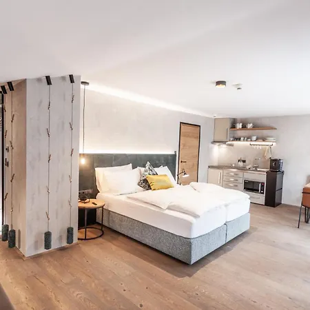 Πανσιόν Glanz & Glory 3*