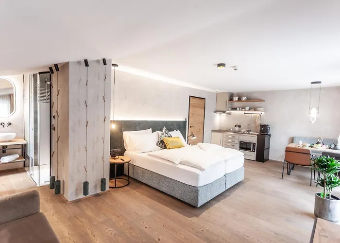 Affittacamere Glanz & Glory 3*