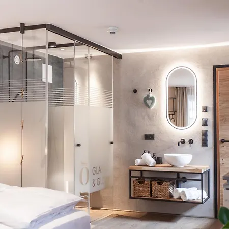 Glanz & Glory Гостевой дом 3*